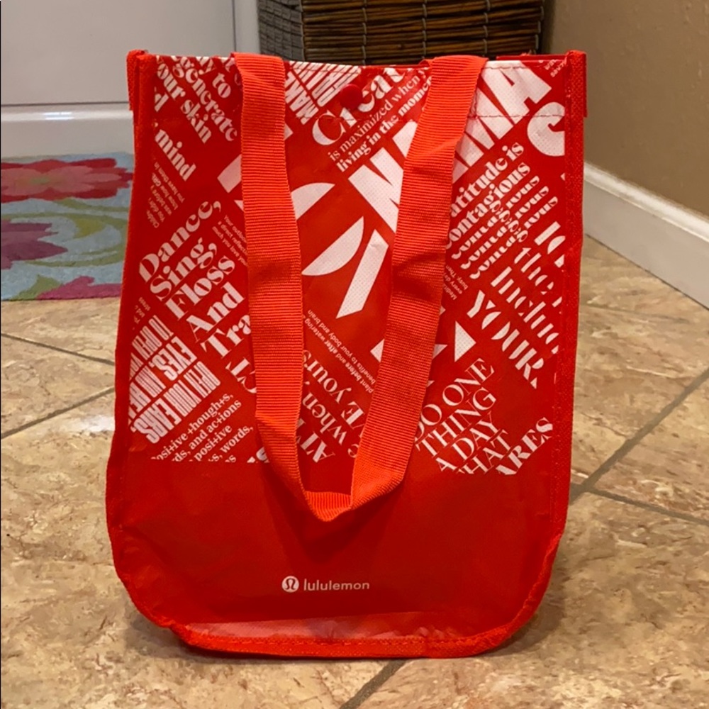 Red lululemon bag
